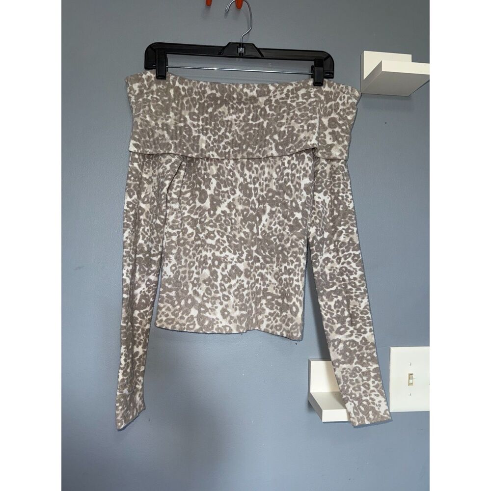 Aritzia · Wilfred Nola Off-The-Shoulder Leopard Print Sweater | Size Medium